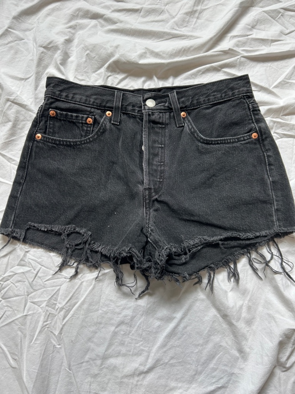 Levi’s 501 distressed button front short